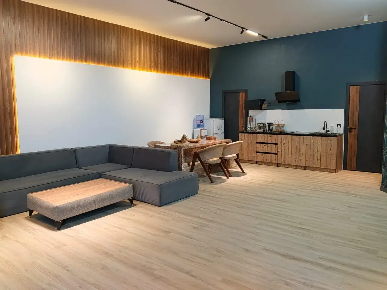 Aqua Cottage 1