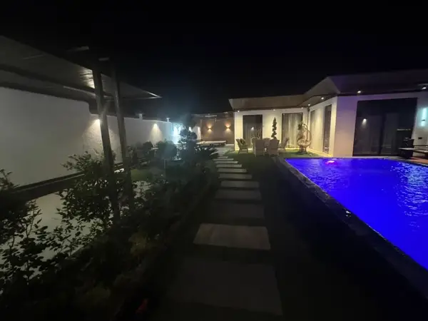 Aqua Cottage 4